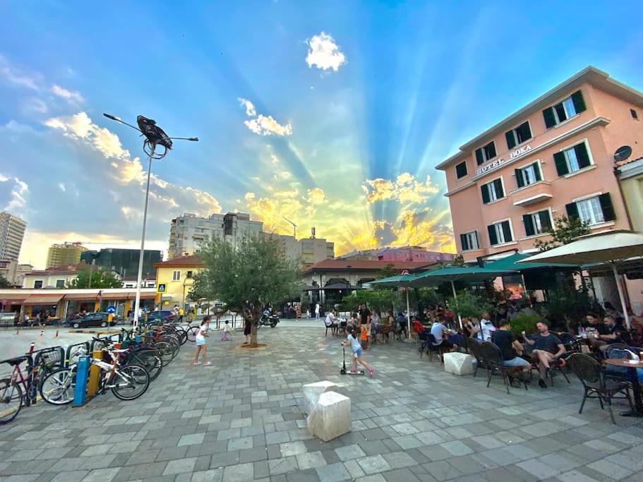 City Centre Big Art'Partment Heart Of The Capital 地拉那 外观 照片